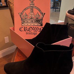 Crown Vintage Black Suede Bootie 9M NEW IN BOX